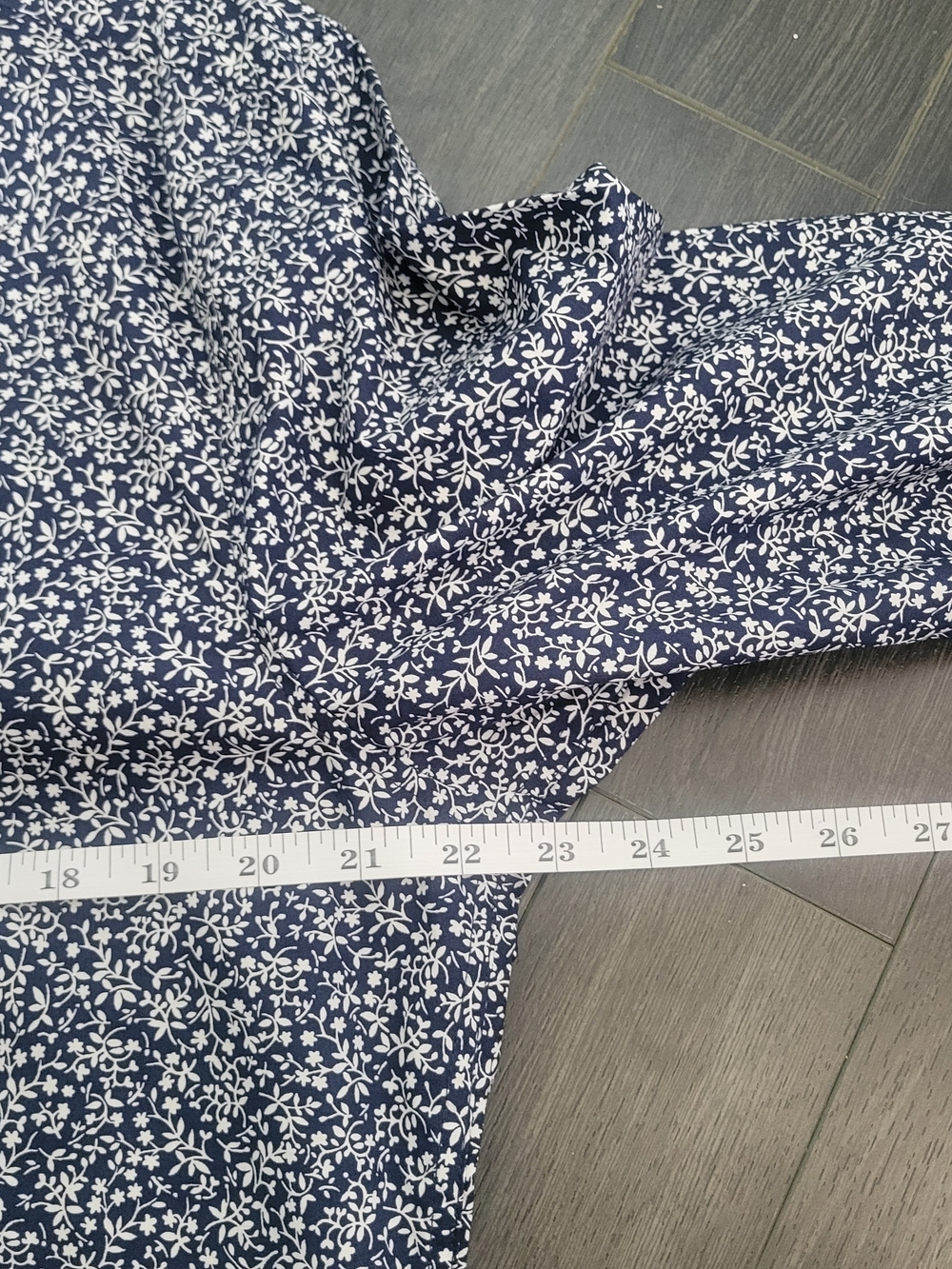 EUC H&M Men's Slim Fit Navy Floral Button-Up Shirt Sz L 100% Cotton - Picture 11 of 13